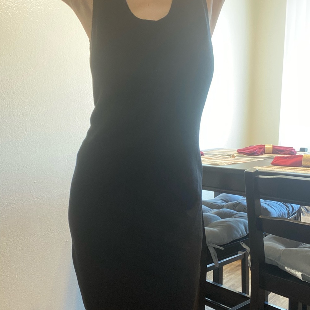 Simple BLACK BODY CON DRESS - Picture 5 of 11